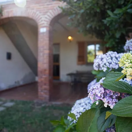 Le Ortensie - Country House With Private Garden Ferienhaus Pisano